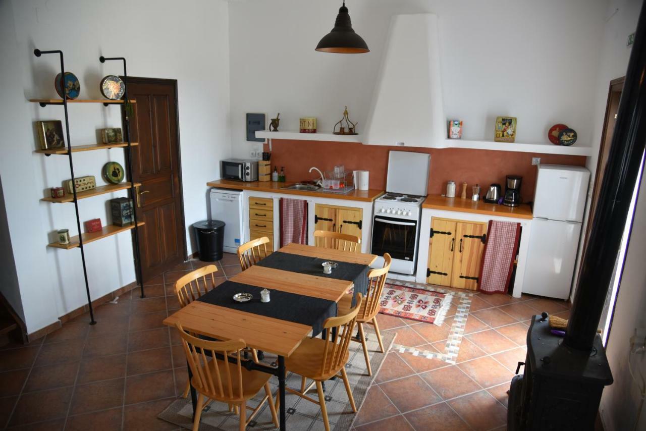 Karpofora Traditional Guesthouse Miliész Kültér fotó